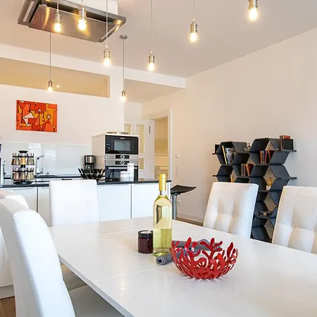 Апартаменти First Galene